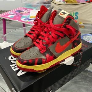 NIKE DUNK HI 1985 SP women’s size 11